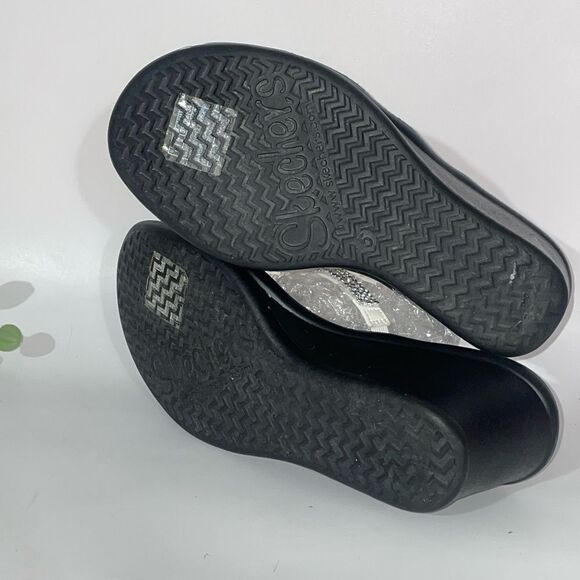 NEW Skechers Black and White Sandals with Rhinestone Straps - Picture 7 of 7